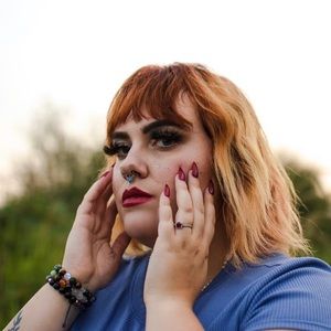 Meet your Posher, Maddie